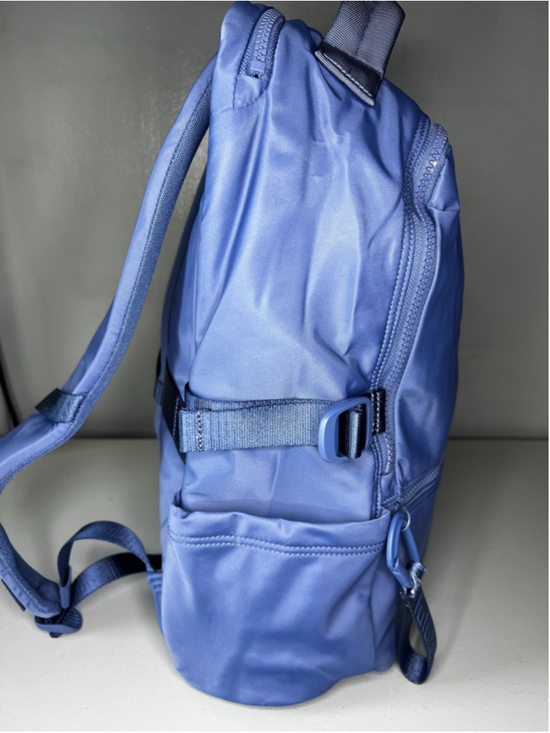 backpack lululemon bag Everywhere 22L Tech Canvas Move through your day with an organized state of mind thanks to this backpacks dedicated compartments for your laptop Lululemon Now & Always Mini